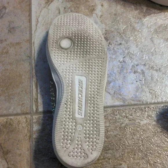 Skechers Madison Avenue Rhinestone Slip - Picture 7 of 9